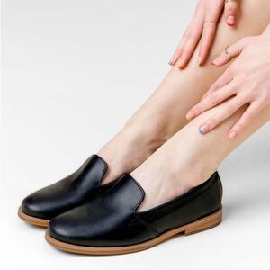 Patina Portland Leather Goods Black Genuine Leather Rounded Toe Loafer 6.5 prep